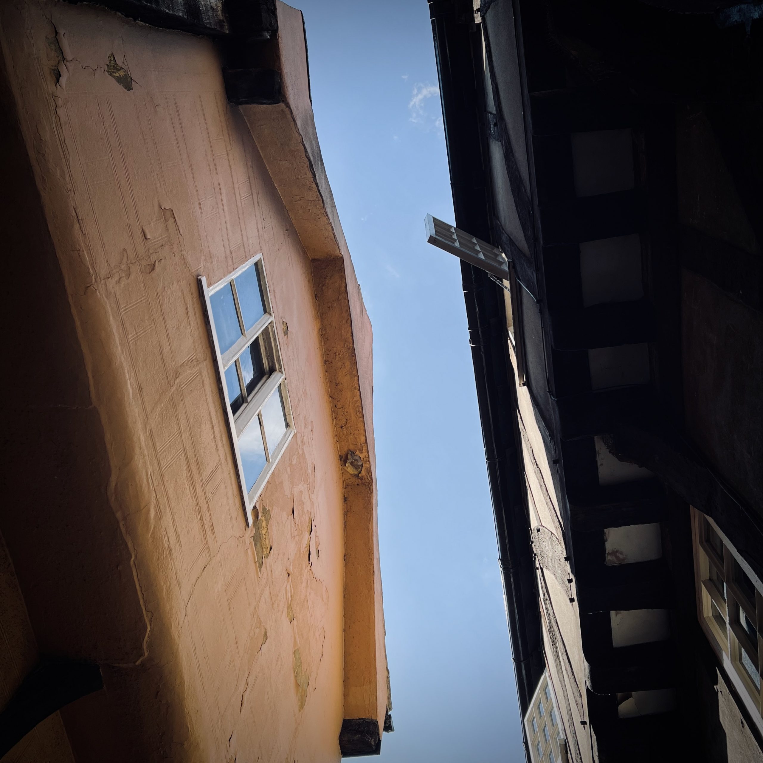 York makes a perfect base for exploring the wider Yorkshire region. The North York Moors, Harrogate, and the Yorkshire Coast are all within easy reach. With great transport links, stunning scenery, and timeless character, York offers a truly unforgettable experience.